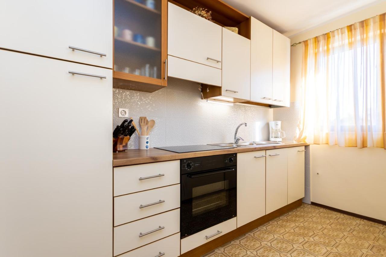Apartman Doris Milohnici Exterior foto