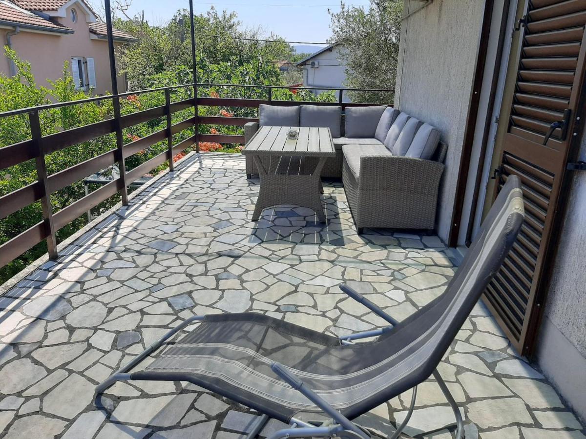 Apartman Doris Milohnici Exterior foto