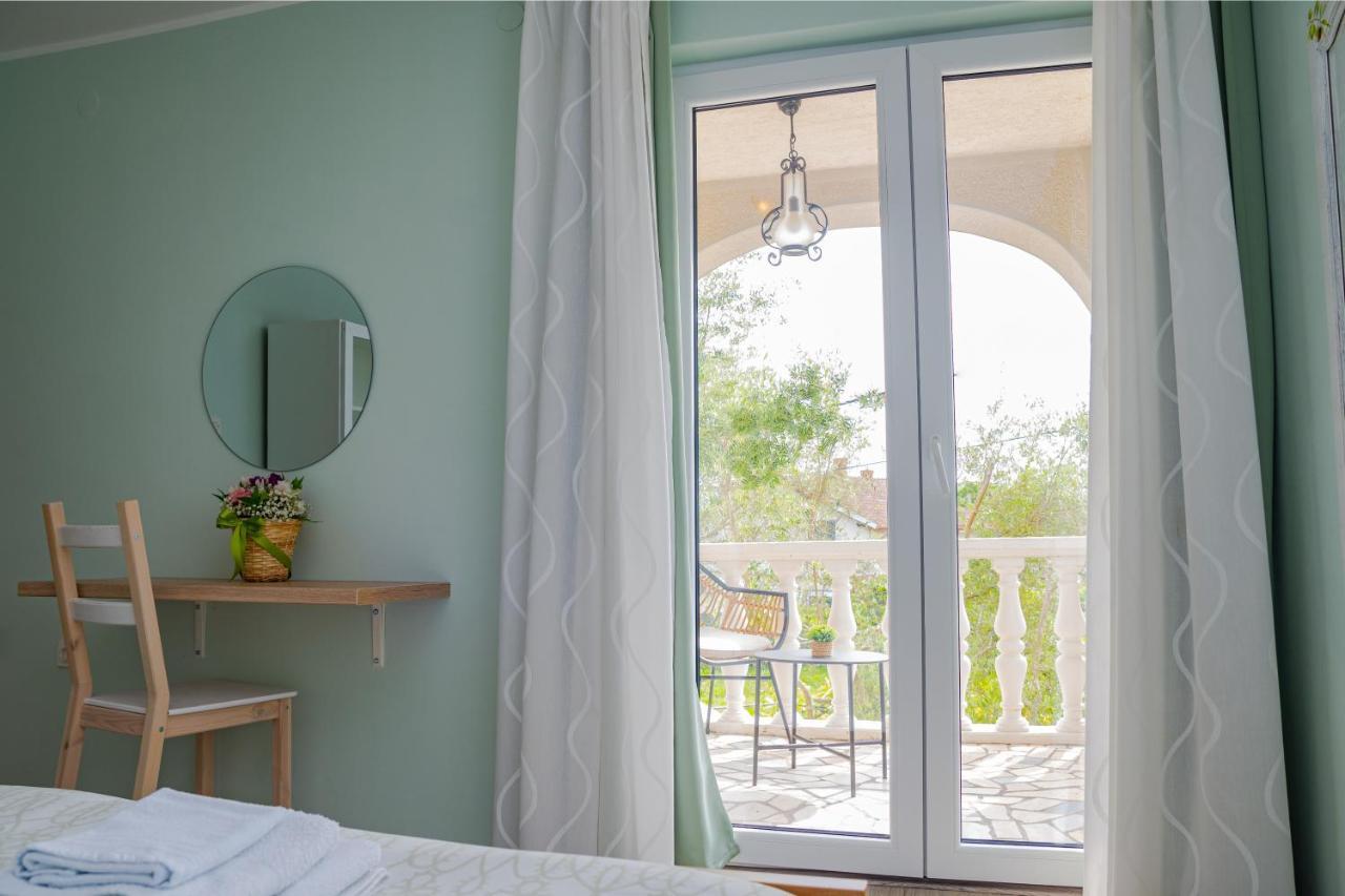 Apartman Doris Milohnici Exterior foto