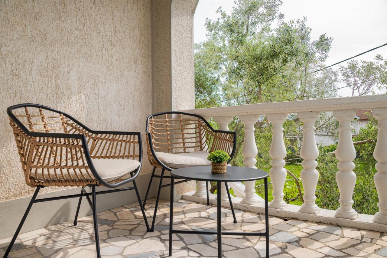 Apartman Doris Milohnici Exterior foto