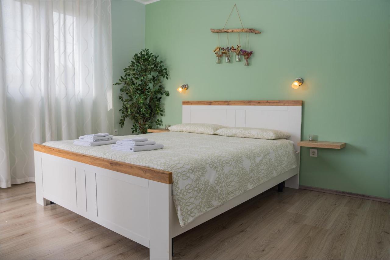 Apartman Doris Milohnici Exterior foto